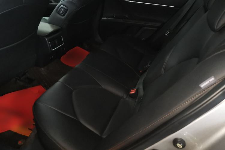 Used Toyota Camry 2021 2.0G Luxury Edition
