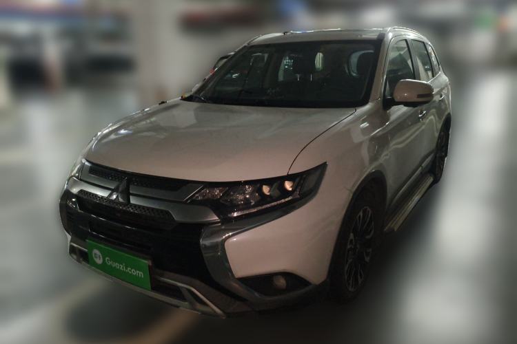 Used Mitsubishi Outlander 2019 2.4L 4x4 Zhi Xiang Edition 7 Seats China VI Standard