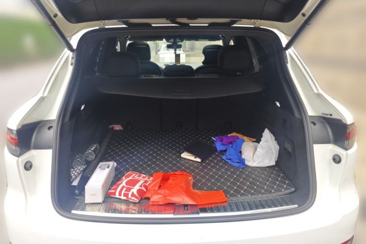 Used Porsche Cayenne E-Hybrid 2019 Cayenne E-Hybrid 2.0T Trunk