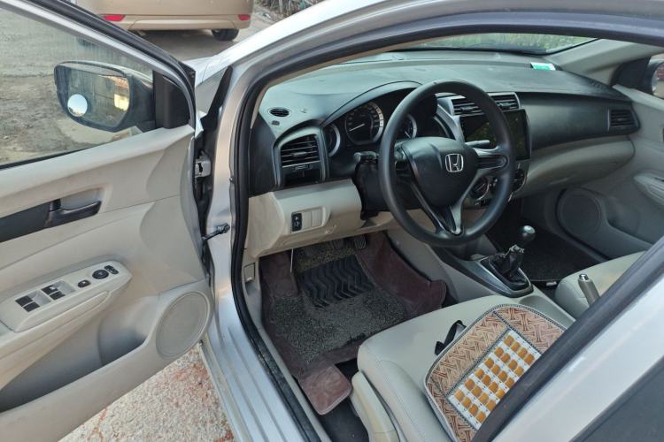 Used Honda City Classic 2012 1.5L manual Comfort version