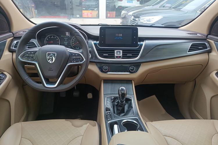 Used Baojun 730 2017 1.5T Manual Prestige Version 7 Seats
