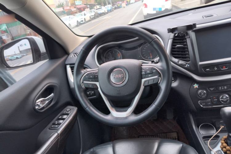 Used Jeep Cherokee 2016 2.4L Leading Edition