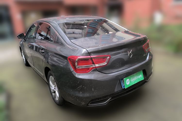 Used DS 5LS 2014 1.8L automatic Comfort version VTi140
