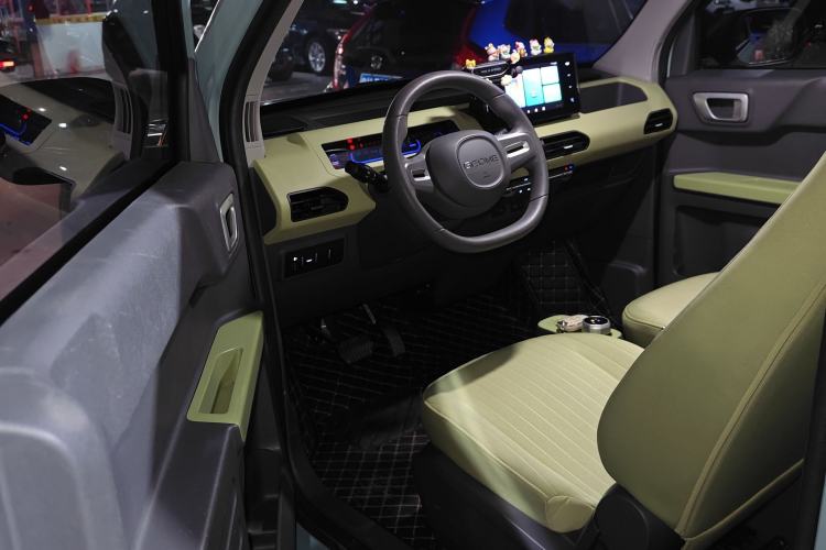 Used Geely Galaxy Panda 2023 Panda Mini 200km Endurance Bear
