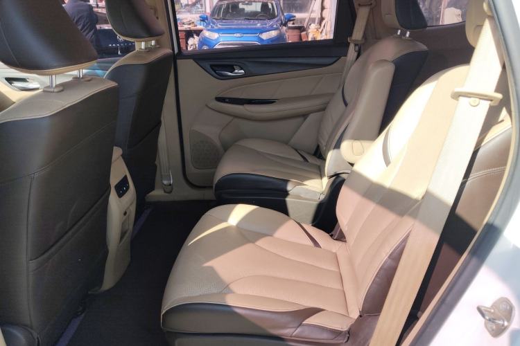 Used Baojun 730 2017 1.8L iAMT Prestige Version 7 Seats