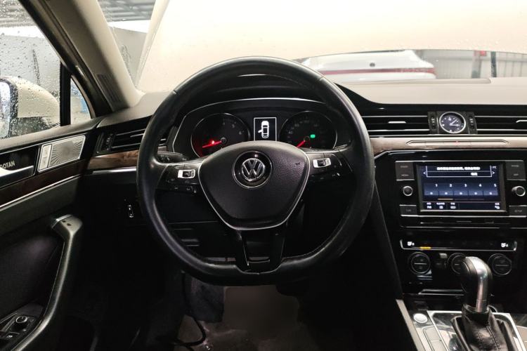 Used Volkswagen Magotan 2018 Facelift 330TSI DSG Luxury Model
