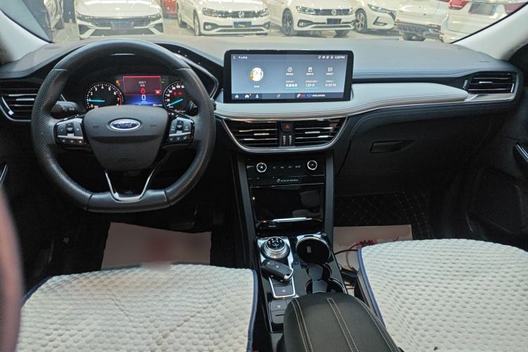 Used Ford Escape 2020 EcoBoost 245 Two-Wheel-Drive Titanium Edition Center Console