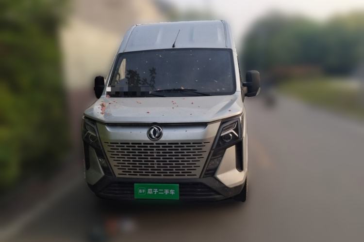 Used Dongfeng Yufeng 2023 V9+ 2.3T Manual Front-Drive Van Long Wheelbase High Roof 3-Seater
