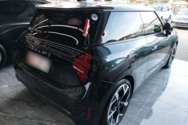 Used MINI Electric COOPER 2024 452km COOPER SE Artist
