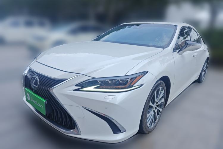 Used Lexus ES 2020 300h Deluxe Edition