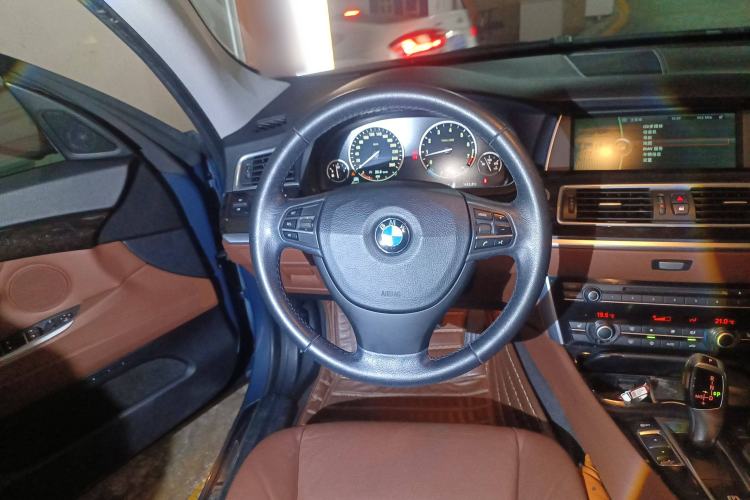 Used BMW 5 Series GT 2011 535i Elegant Edition Steering Wheel