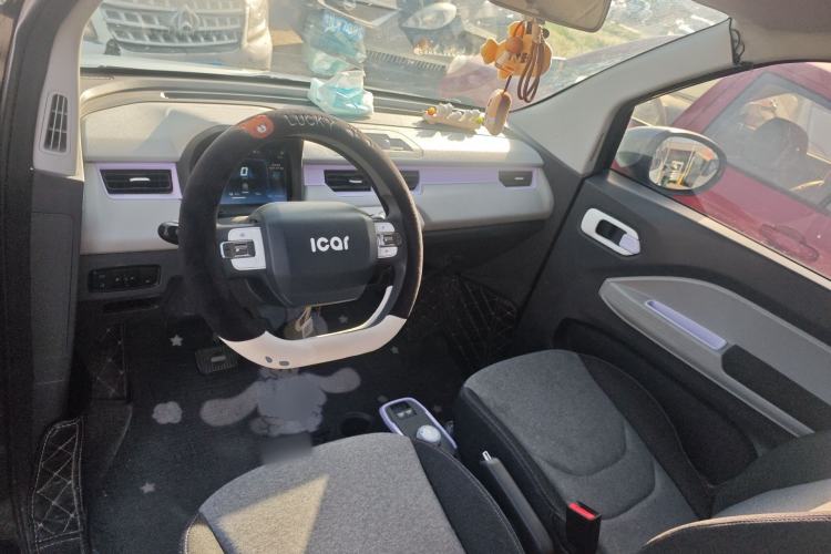 Used Chery QQ Ice Cream 2022 170km Sundae Phosphate Lithium-Ion Center Console