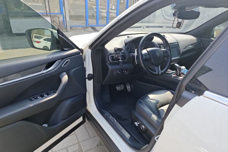 Used Maserati Levante 2021 3.0T Standard Edition Driver Seat