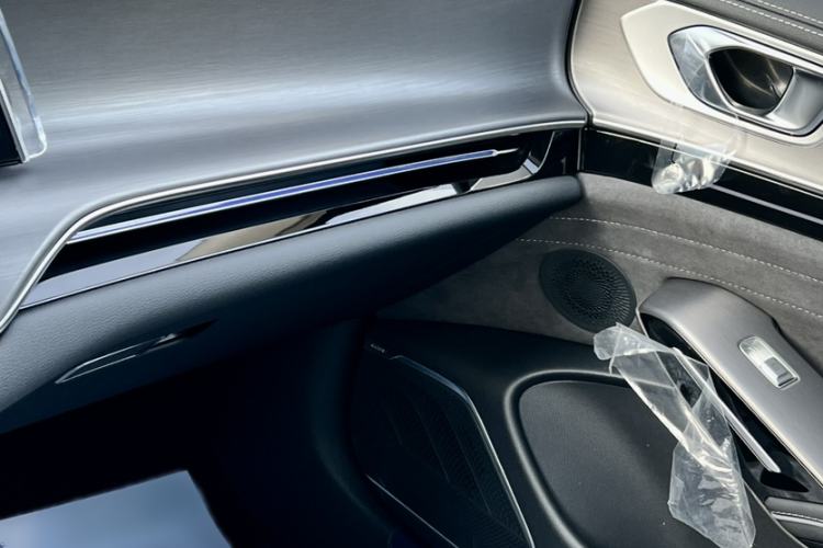 Used Hongqi H9 2024 2.0T Qichang Private Enjoyment Luxury Edition
