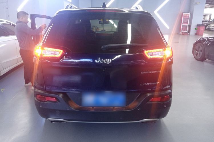 Used Jeep Cherokee 2017 2.4L Leading Smart Edition