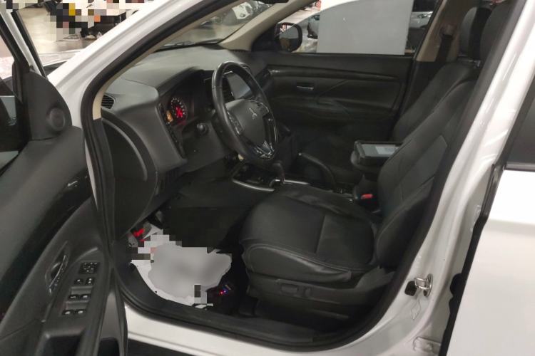 Used Mitsubishi Outlander 2017 2.0L Two-Wheel Drive Glory Edition 5 Seats