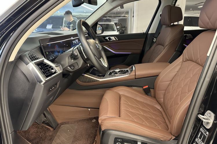 Used BMW X7 2024 xDrive40i Luxury Package – Leading Model