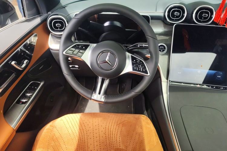 Used Mercedes-Benz GLC 2026 GLC 260 L 4MATIC Dynamic Model Steering Wheel