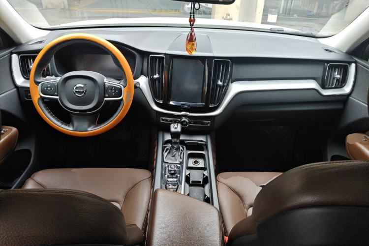 Used Volvo XC60 2019 T5 4x4 Smart Edition China V Standard Center Console