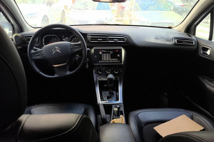 Used Citroen C4 Sega 2016 1.6L Automatic Luxury Model Center Console