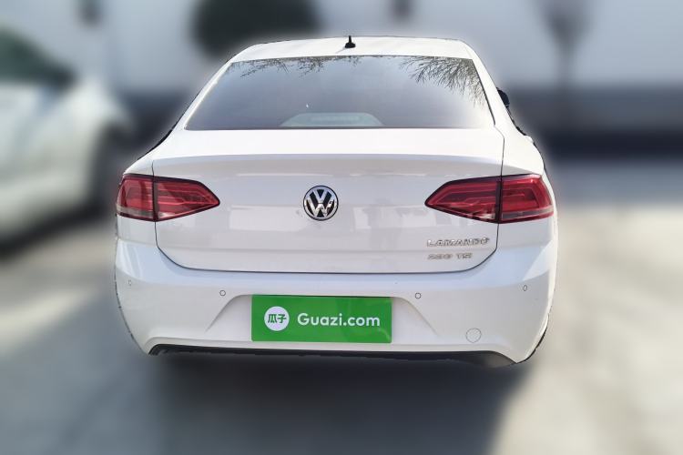 Used Volkswagen Lamando 2015 230TSI DSG Fashion Edition
