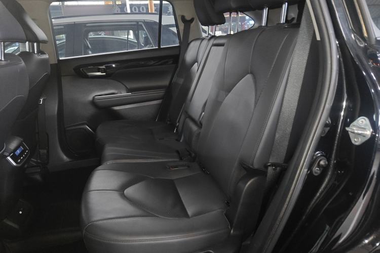 Used Toyota Highlander 2024 2.5L Smart Electric Hybrid Dual-Motor Two-Wheel Drive Luxury Version 7 Seats