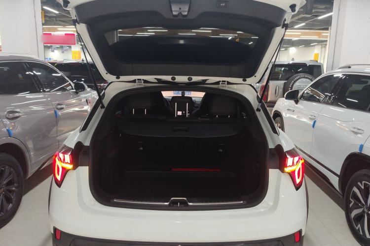 Used Lynk & Co 02 2021 2.0TD Automatic Two-Wheel Drive "Jin" Champion Edition Trunk