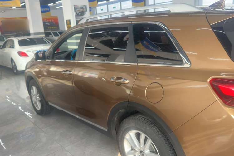 Used Kia KX7 2017 2.0T Automatic Two-Wheel Drive GL 7-Seater
