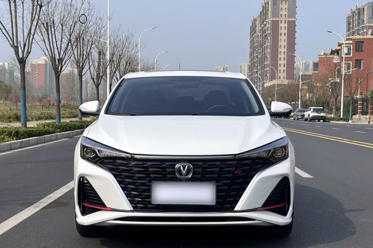 Used CHANGAN Eado 2023 Changan Edition PLUS Blue Whale NE 1.4T GDI DCT Prestige Version Exterior 4