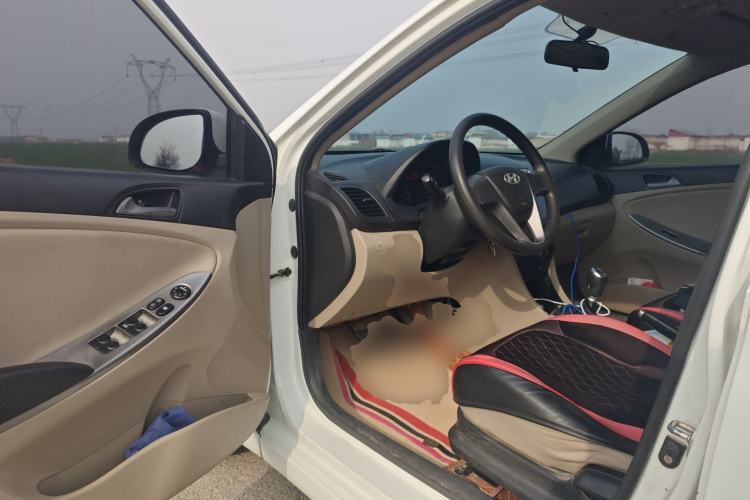 Used Hyundai Verna (older generation) 2014 1.4L Manual Smart GLS Trim
