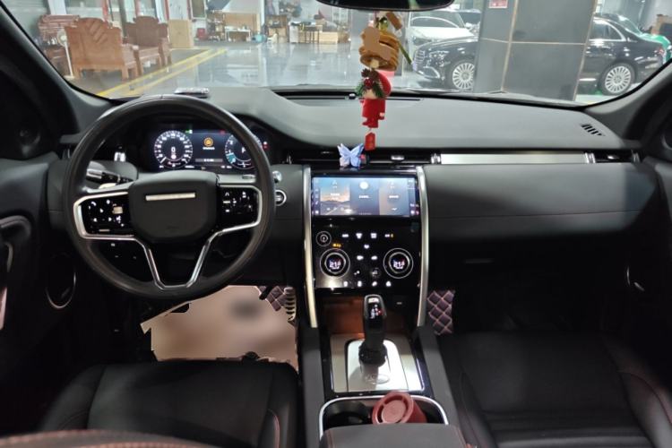 Used Land Rover Discovery Sport 2022 249 PS Metropolitan Edition 5 Seats Center Console