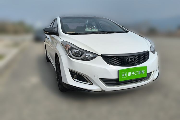 Used Hyundai Elantra (5th Generation / Langdong) 2016 1.6L Manual Luxury Model Front Right 45 Deg