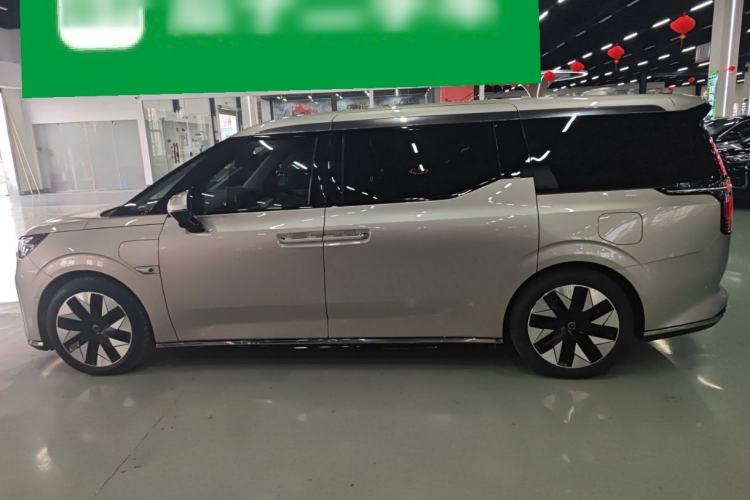 Used Volvo EM90 2025 Ultra Six-Seater
