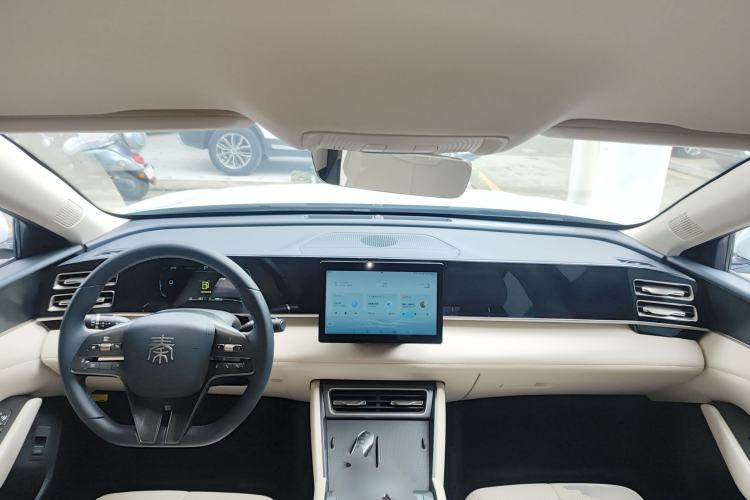 Used BYD Qin L 2024 DM-i 80KM Leading Model
