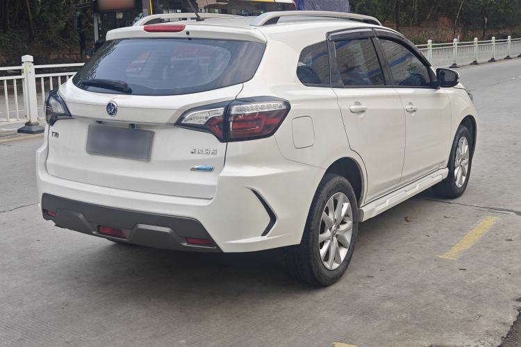 Used Venucia T70 2020 2.0L CVT Luxury Edition China VI Standard Exterior 5