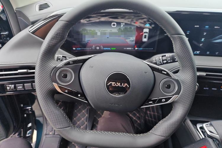 Used Dongfeng Aeolus Huge 2022 Mach Dual-Motor 1.5T MHD Dare-to-Dream Edition