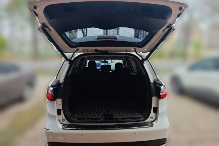 Used BYD Song MAX 2017 1.5T Automatic Smart Connect Elite 7-Seater Trunk