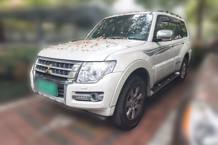 Used Mitsubishi Pajero 2015 3.0L Automatic Elite Plus Version China V Standard