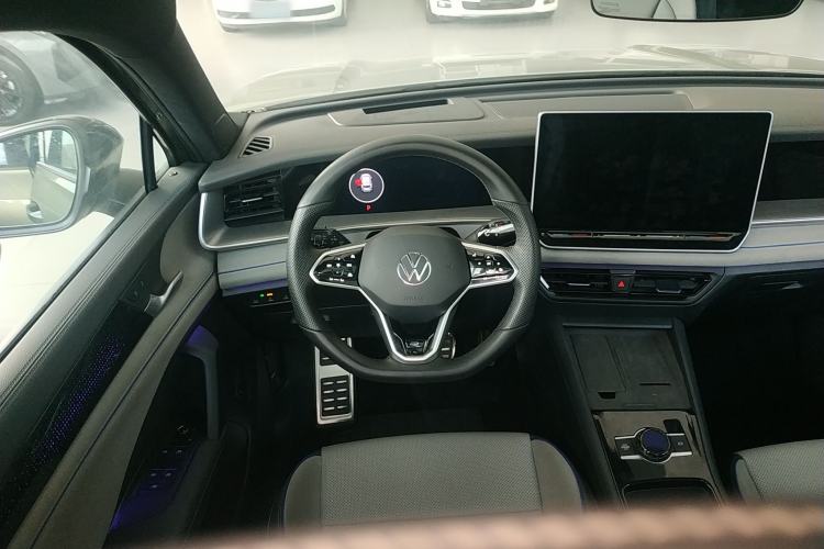 Used Volkswagen Tayron 2025 Tiguan L 380TSI 4Motion Luxury Easy Package Steering Wheel