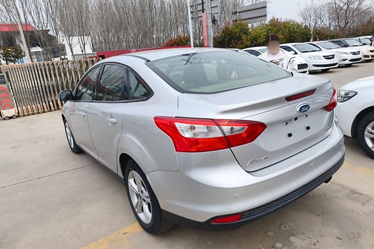 Used Ford Focus 2012 Sedan 1.6L Automatic Fashion Edition
