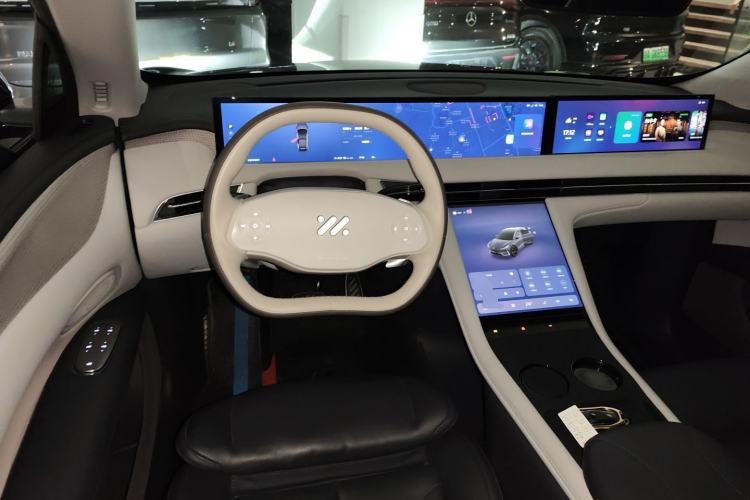 Used IM LS7 2023 100kWh Lux Rear-Drive Version