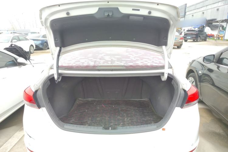 Used Hyundai Elantra (6th Generation / Lingdong) 2016 1.6L Automatic ZhiXuan – Elite Version Trunk
