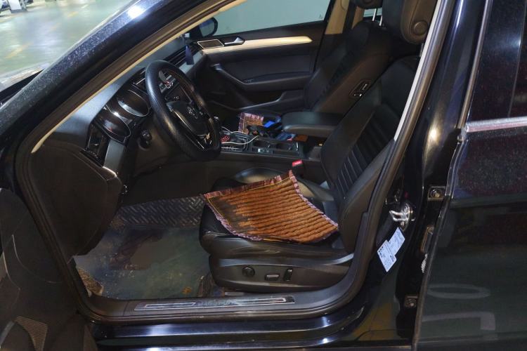 Used Volkswagen Magotan 2017 330TSI DSG Leading Model
