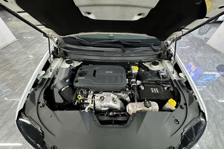 Used Jeep Cherokee 2019 2.0T Two-Wheel Drive Smart Enjoyment Version China VI
