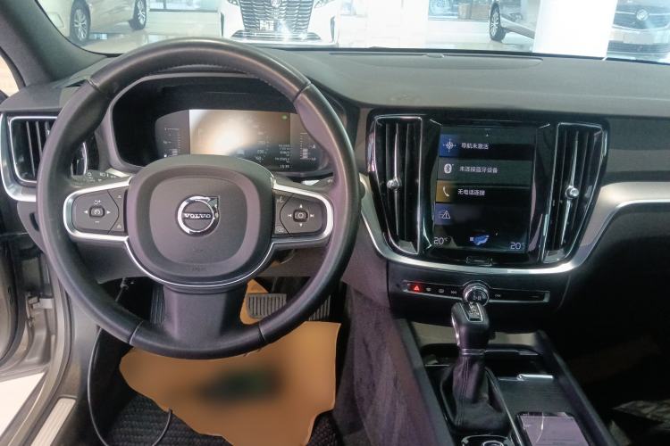 Used Volvo S60 2021 T4 Zhiyi Luxury Edition
