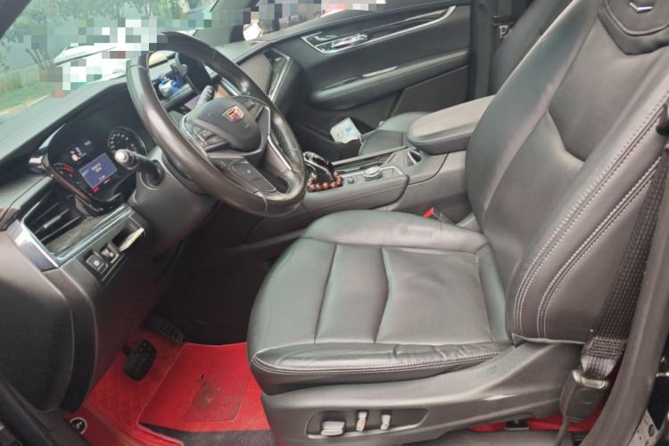 Used Cadillac XT5 2020 28T Luxury Version Left Front Seat