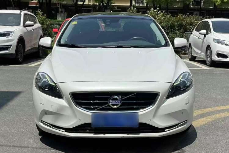 Used Volvo V40 2014 2.0T Zhiya Edition
