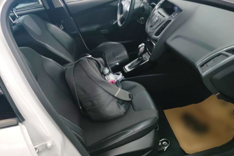 Used Ford Focus 2012 Hatchback 1.6L Automatic Fashion Edition