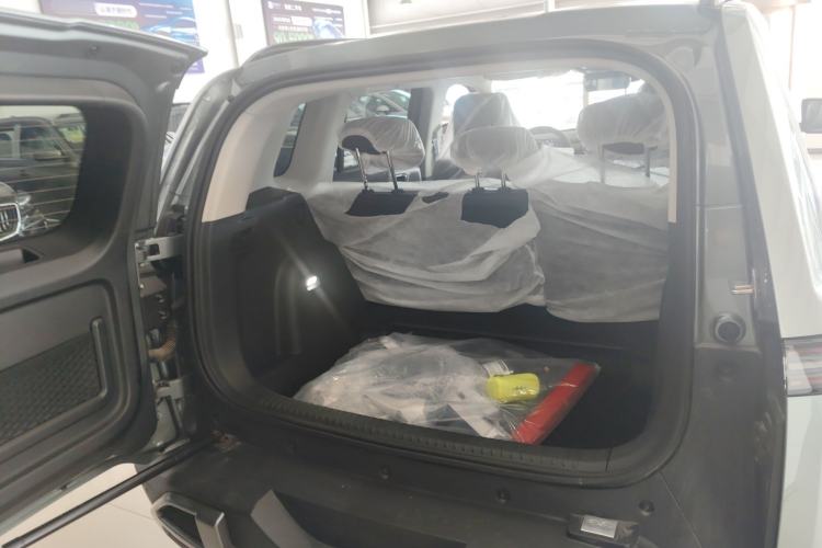 Used Formula Leopard Titanium 3 2025 501 km All-Wheel Drive Intelligent Driving Max Edition
