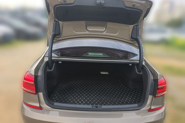 Used Volkswagen Passat 2017 330TSI DSG Luxury Edition Trunk